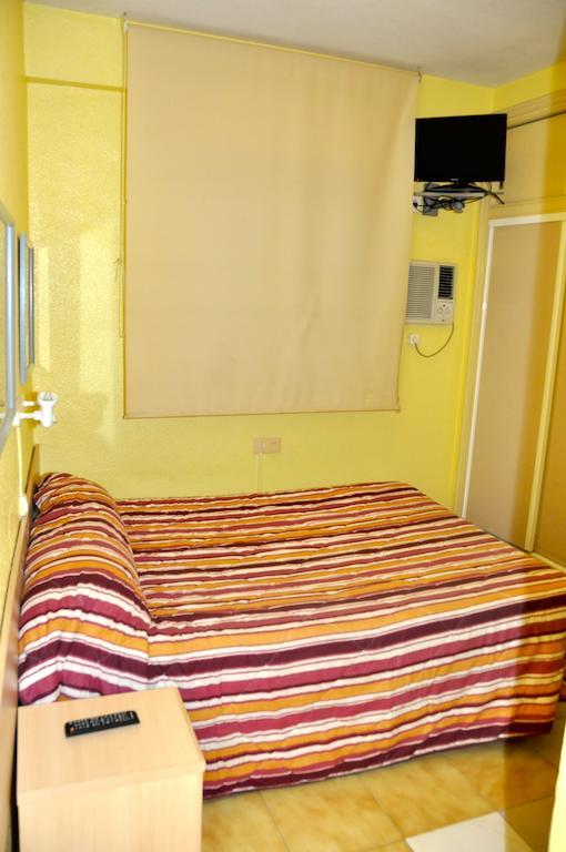 Hostal El Jardin Hotel Benidorm Room photo